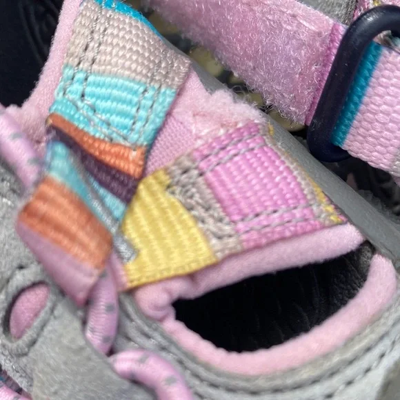Preowned Keen Toddler girl Multicolor Striped Closed-Toe Sandals 8 US excellent - Picture 7 of 11